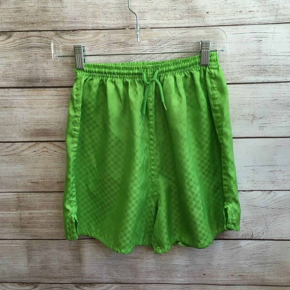 VINTAGE BASIC IMAGE CHECKERBOARD PRINT SHORTS IN NEON‎ GREEN